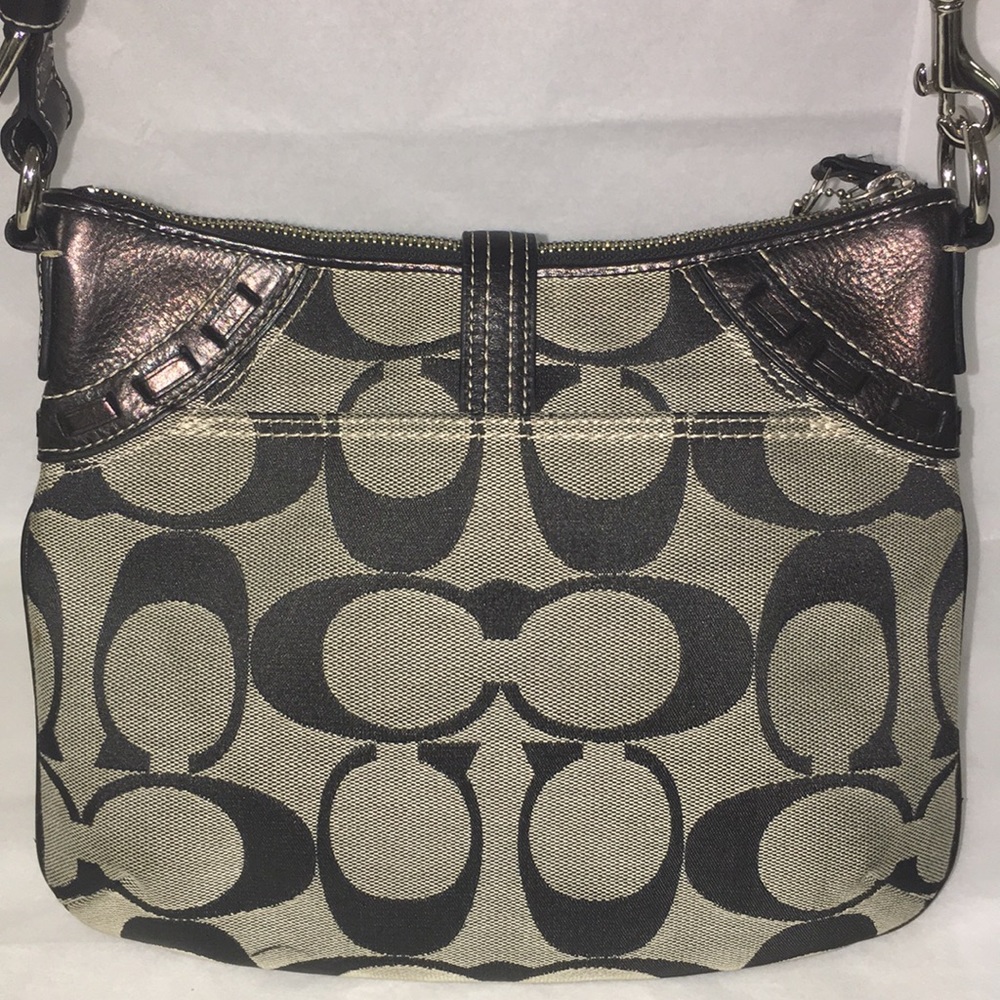 AUTHENTIC COACH PURSE - Picture 3 of 8